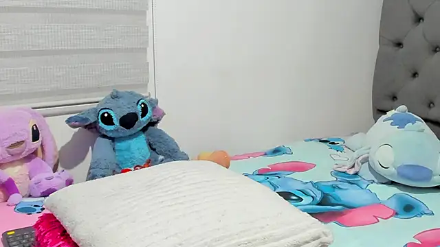 Elizabeth 18  online show from November 8, 3:21 am