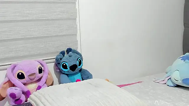 Elizabeth 18  online show from January 9, 3:02 am