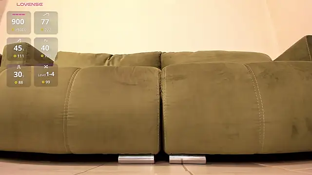 Snapshot of Kardashian____ chatting on December 16, 7:34 am Kardashian online show from December 16, 7:34 am