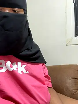 Snapshot of Submissive_Arab chatting on October 6, 5:24 pm Submissive Arab online show from October 6, 5:24 pm