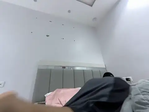 Snapshot of Submissive_Arab chatting on January 2, 4:46 pm Submissive Arab online show from January 2, 4:46 pm