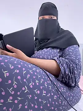 Snapshot of Submissive_Arab chatting on December 1, 6:57 pm Submissive Arab online show from December 1, 6:57 pm