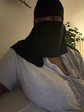 Submissive Arab online show from May 18, 11:53 pm