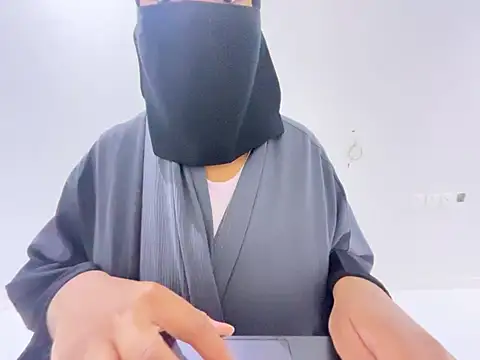 Snapshot of Submissive_Arab chatting on February 12, 5:05 pm Submissive Arab online show from February 12, 5:05 pm