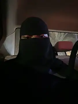 Snapshot of Submissive_Arab chatting on February 15, 8:23 pm Submissive Arab online show from February 15, 8:23 pm