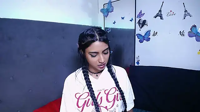 Delilah Blazee online show from November 10, 4:45 pm