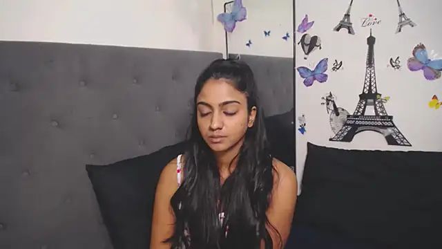 Snapshot of Delilah_Blazee chatting on October 17, 8:10 pm Delilah Blazee online show from October 17, 8:10 pm