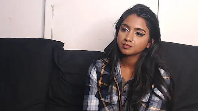 Snapshot of Delilah_Blazee chatting on February 23, 9:48 pm Delilah Blazee online show from February 23, 9:48 pm