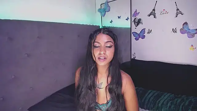 Delilah Blazee online show from October 30, 4:33 am