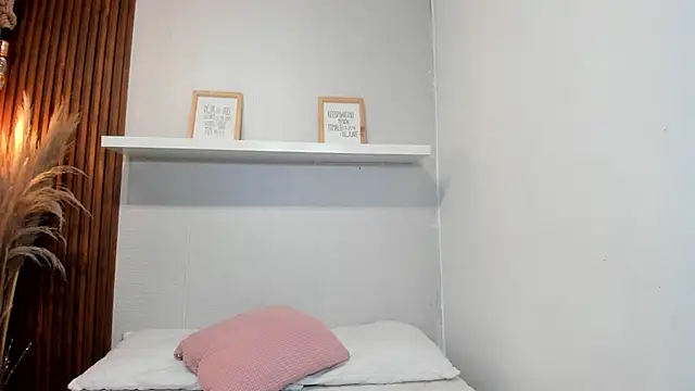 LANA-JONNES online show from January 11, 4:19 am