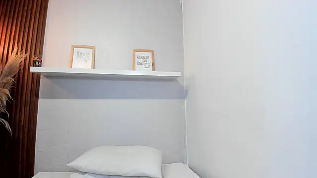 LANA-JONNES online show from November 7, 9:52 pm