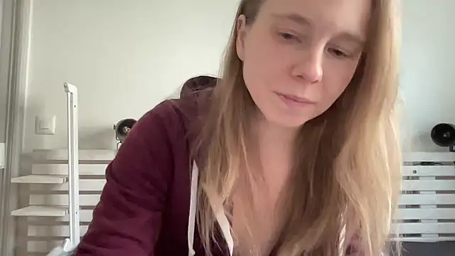 Snapshot of SweetLucy96 chatting on December 24, 1:28 pm SweetLucy96 online show from December 24, 1:28 pm