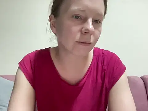 Snapshot of SweetLucy96 chatting on October 25, 10:25 am SweetLucy96 online show from October 25, 10:25 am