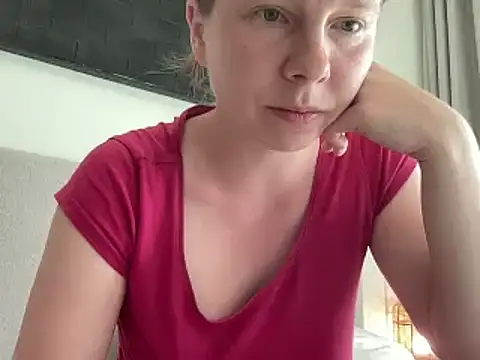 SweetLucy96 online show from May 4, 12:08 pm