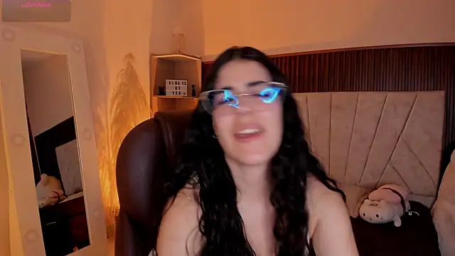  Niah  online show from April 2, 9:10 pm