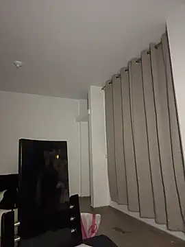  Niah  online show from April 18, 1:52 am