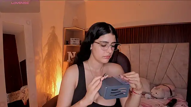  Niah  online show from January 18, 8:45 pm