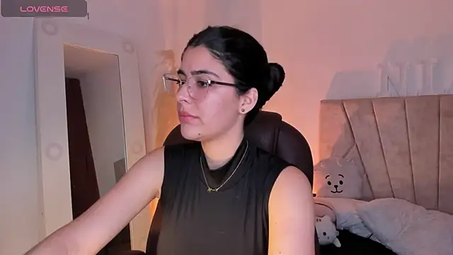 Snapshot of _Niah_ chatting on March 1, 9:15 pm Niah online show from March 1, 9:15 pm