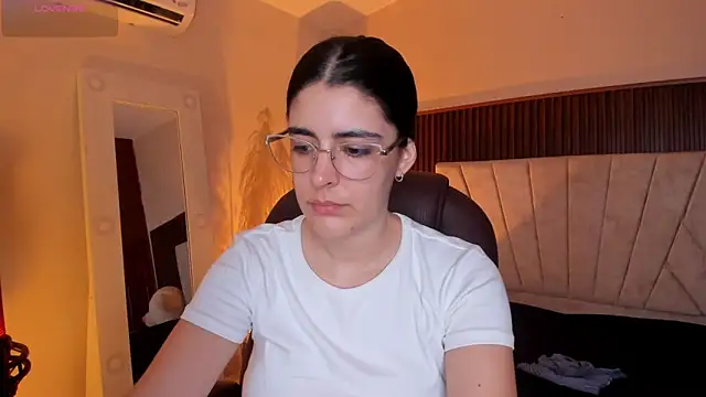  Niah  online show from March 26, 8:51 pm