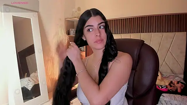 Snapshot of _Niah_ chatting on October 13, 8:43 pm Niah online show from October 13, 8:43 pm