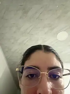 Snapshot of _Niah_ chatting on February 20, 11:43 pm Niah online show from February 20, 11:43 pm
