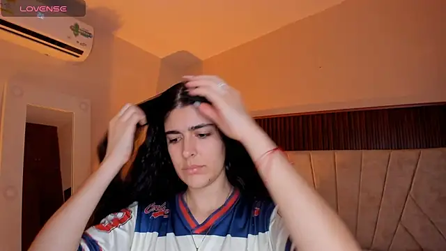  Niah  online show from February 8, 9:23 pm