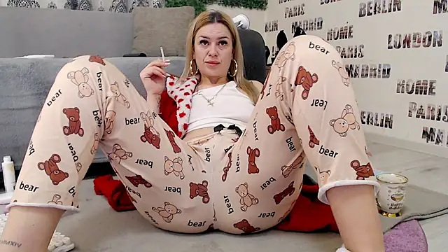 sweetdaiana23 online show from March 26, 1:48 am