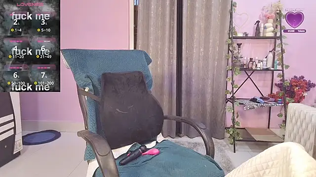 Snapshot of Naughty_nightz chatting on December 3, 12:44 am Naughty nightz online show from December 3, 12:44 am