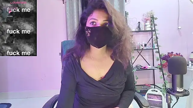 Snapshot of Naughty_nightz chatting on November 13, 2:15 am Naughty nightz online show from November 13, 2:15 am