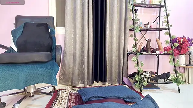 Snapshot of Naughty_nightz chatting on October 4, 4:41 pm Naughty nightz online show from October 4, 4:41 pm