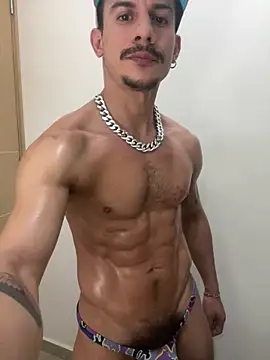 Snapshot of lazzon_bastion chatting on June 6, 10:48 pm lazzon bastion online show from June 6, 10:48 pm