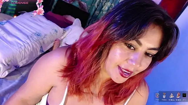 gatuwildhott online show from December 18, 7:18 pm