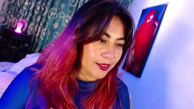 gatuwildhott online show from December 19, 8:44 pm