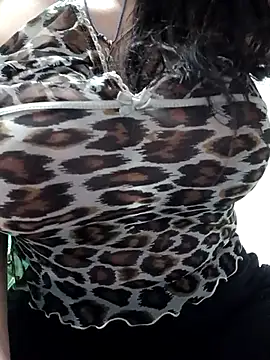 eva750 online show from February 18, 9:33 pm