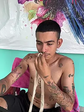 Snapshot of sorry-mom69 chatting on February 8, 3:21 pm sorry-mom69 online show from February 8, 3:21 pm