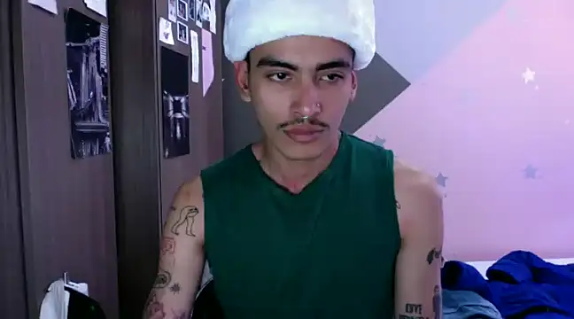 Snapshot of sorry-mom69 chatting on December 18, 6:35 pm sorry-mom69 online show from December 18, 6:35 pm