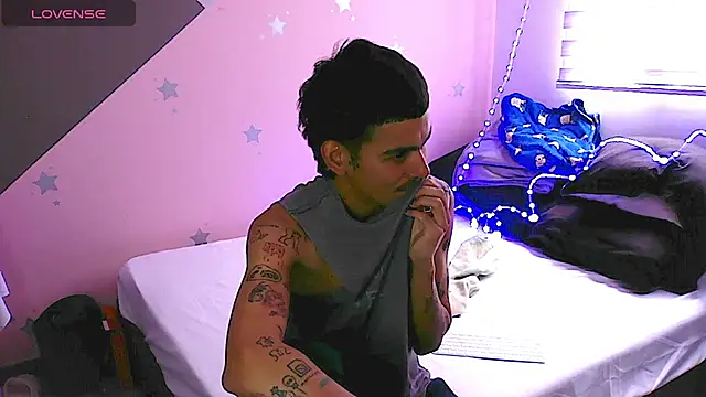 Snapshot of sorry-mom69 chatting on December 1, 6:02 pm sorry-mom69 online show from December 1, 6:02 pm