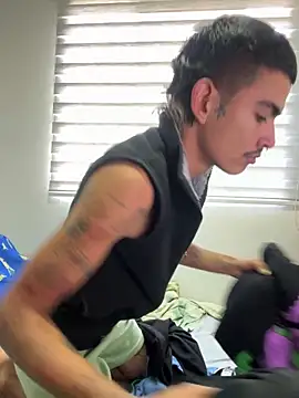 sorry-mom69 online show from April 18, 5:48 pm