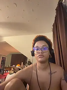 nickytheehawtie online show from March 3, 12:39 am