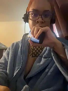 nickytheehawtie online show from April 2, 4:13 pm