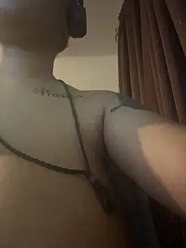 nickytheehawtie online show from March 23, 1:17 am