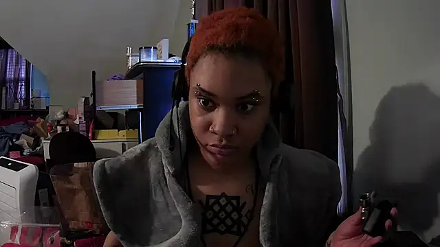 Snapshot of nickytheehawtie chatting on April 28, 6:23 pm nickytheehawtie online show from April 28, 6:23 pm