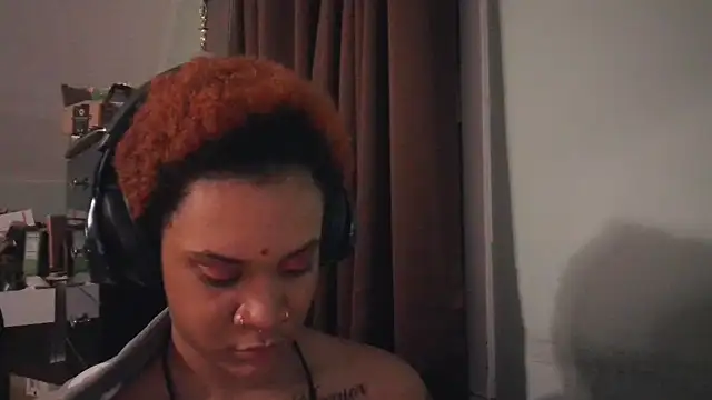 nickytheehawtie online show from February 15, 1:39 am