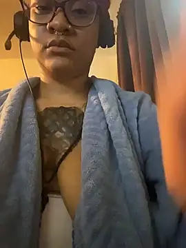 nickytheehawtie online show from March 28, 1:45 pm