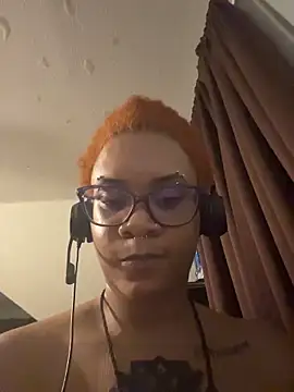 nickytheehawtie online show from March 28, 1:39 am