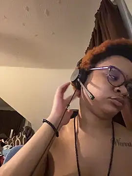 nickytheehawtie online show from March 5, 2:19 am