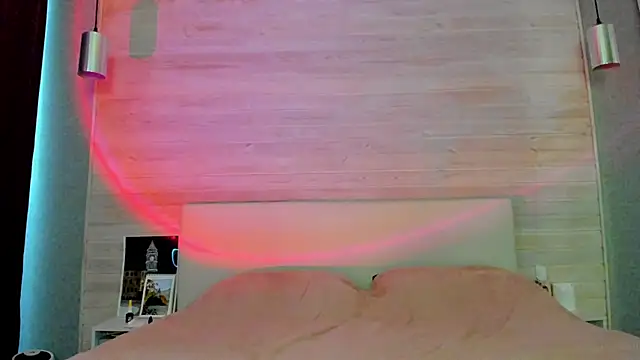 molly hunt  online show from March 28, 4:57 am