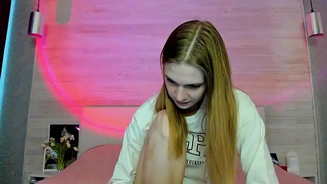 molly hunt  online show from March 13, 3:33 am