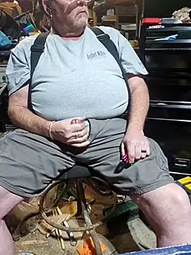 mrwizard4570 online show from December 18, 11:08 pm