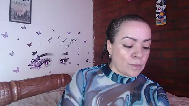 LIila28six online show from March 29, 12:29 pm